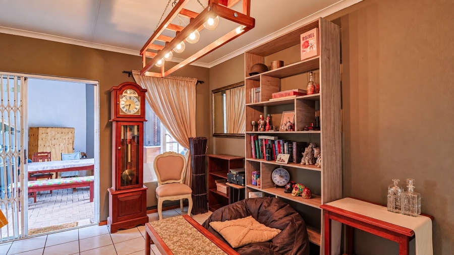 3 Bedroom Property for Sale in Safari Gardens North West